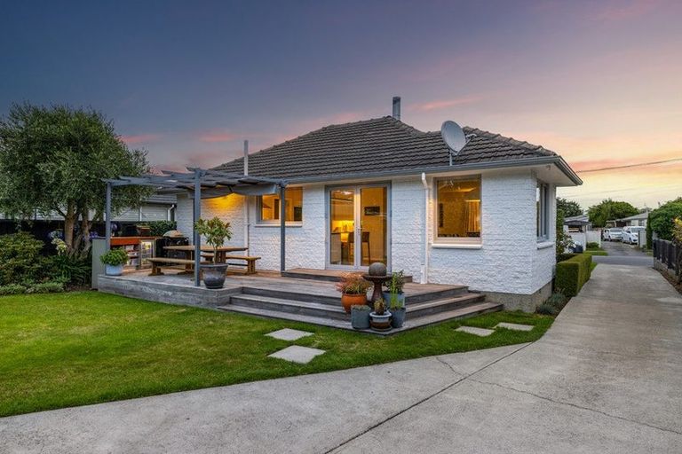 Photo of property in 10 Reynolds Avenue, Bishopdale, Christchurch, 8053
