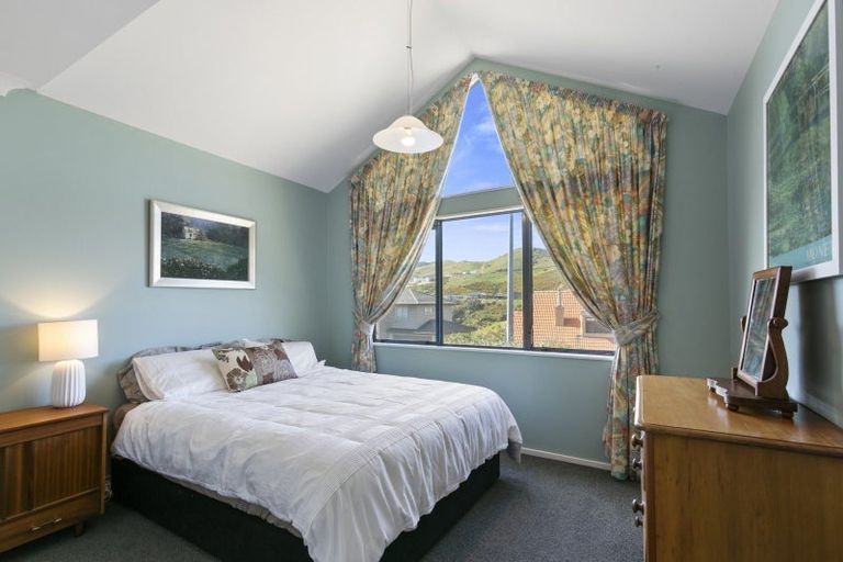 Photo of property in 104 Westchester Drive, Churton Park, Wellington, 6037