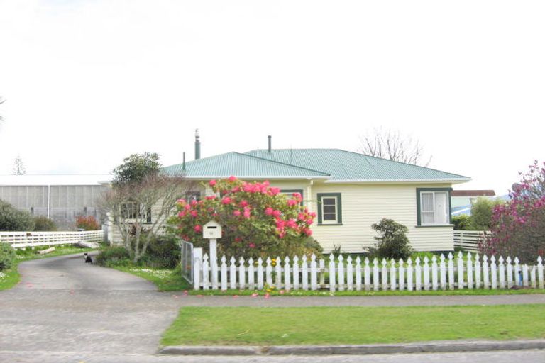 Photo of property in 14 Hinau Street, Inglewood, 4330