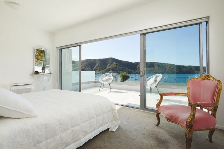 Photo of property in 358 Waikawa Road, Waikawa, Picton, 7220