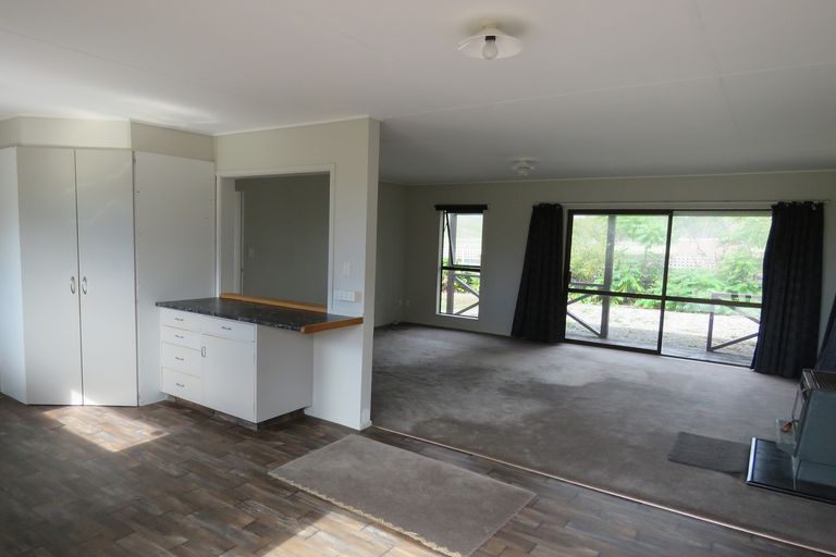 Photo of property in 43 Main Road, Tolaga Bay, 4077