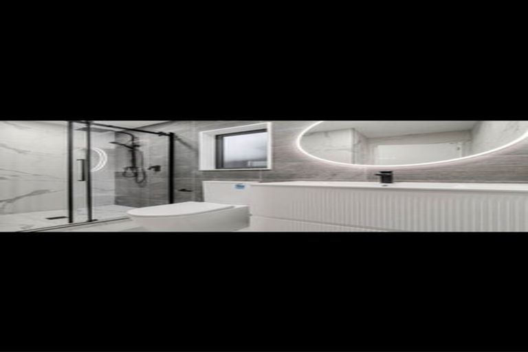 Photo of property in 67b Hutchinsons Road, Bucklands Beach, Auckland, 2014