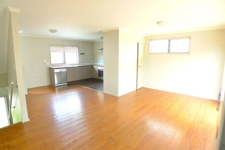 Photo of property in St Claire Village, 7/172 Mcleod Road, Te Atatu South, Auckland, 0610