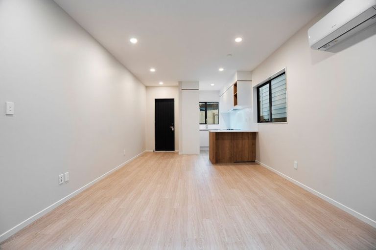 Photo of property in 5b Topliss Drive, Northcross, Auckland, 0632