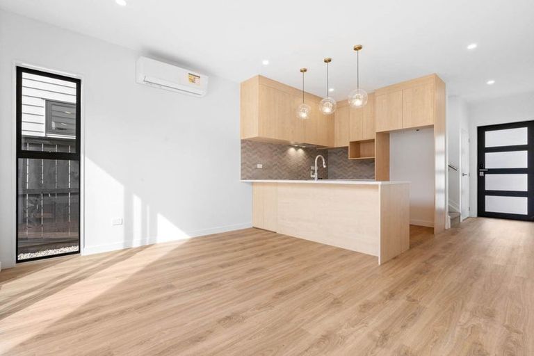 Photo of property in 5e Poto Street, Te Atatu South, Auckland, 0610