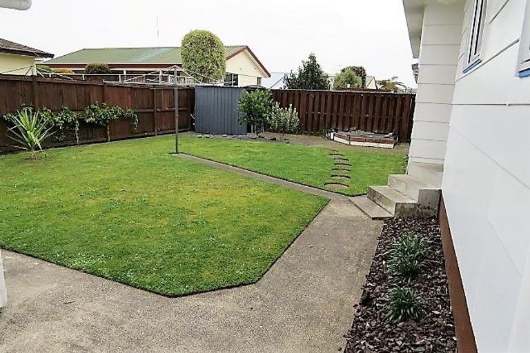 Photo of property in 9 Oak Avenue, Nawton, Hamilton, 3200