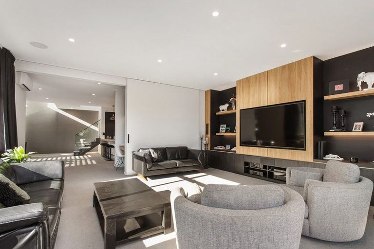 Photo of property in 122a Clyde Road, Ilam, Christchurch, 8041