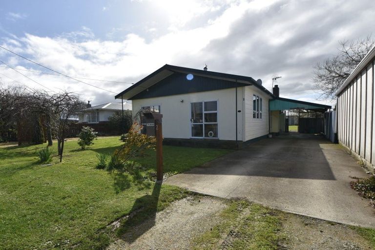 Photo of property in 2 Philip Street, Carterton, 5713