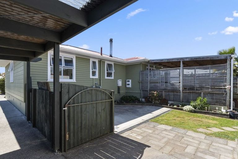 Photo of property in 27 Bidois Road, Fairy Springs, Rotorua, 3015