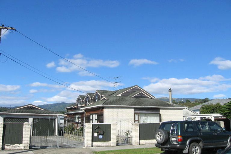 Photo of property in 4 Oxford Crescent, Ebdentown, Upper Hutt, 5018