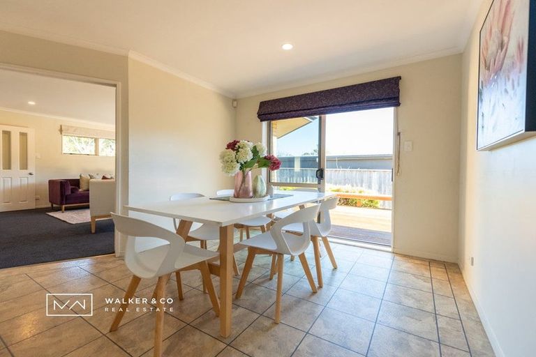 Photo of property in 2 Tuhua Lane, Brown Owl, Upper Hutt, 5018