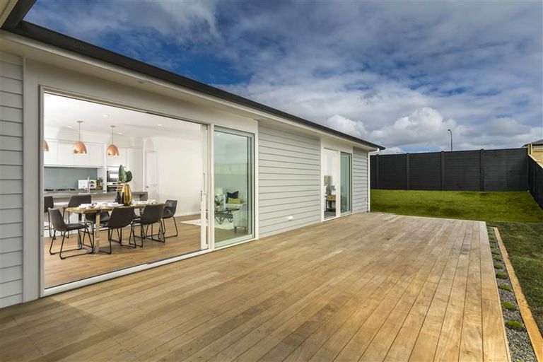 Photo of property in 21 Bellamont Street, Kumeu, 0810