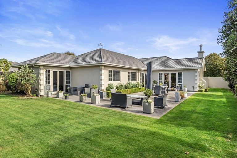 Photo of property in 9 Providence Place, Redwood, Christchurch, 8051
