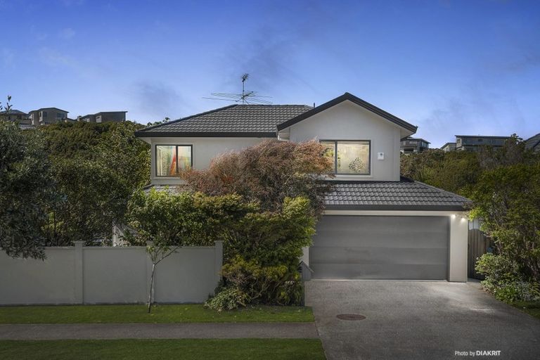 Photo of property in 24 Amesbury Drive, Churton Park, Wellington, 6037