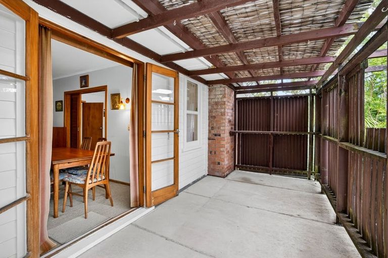 Photo of property in 15 Rosecamp Road, Beach Haven, Auckland, 0626