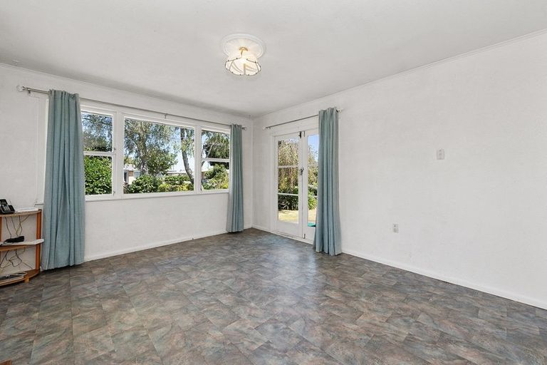 Photo of property in 42 Coleridge Drive, Enderley, Hamilton, 3214