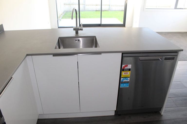 Photo of property in 23 Raymond Grace Avenue, Huapai, Kumeu, 0810