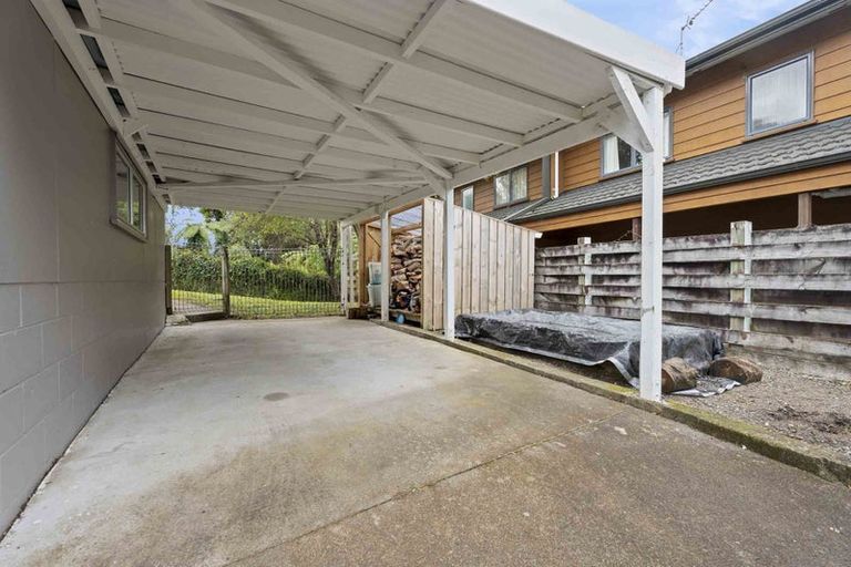 Photo of property in 48 Harmel Road, Glendene, Auckland, 0602