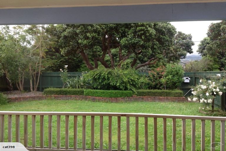 Photo of property in 122 Cambridge Terrace, Fairfield, Lower Hutt, 5011