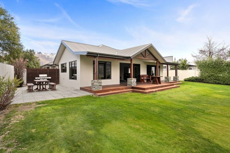 Photo of property in 14 De Bettencor Place, Mount Pisa, Cromwell, 9383