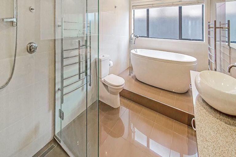 Photo of property in 84 Clovelly Road, Bucklands Beach, Auckland, 2012