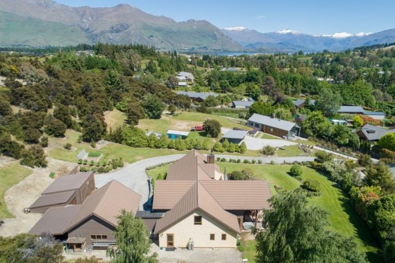 Photo of property in 545 Aubrey Road, Wanaka, 9305