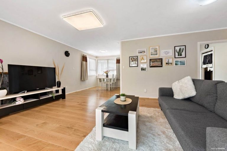 Photo of property in 16 Dellwood Avenue, Henderson, Auckland, 0612