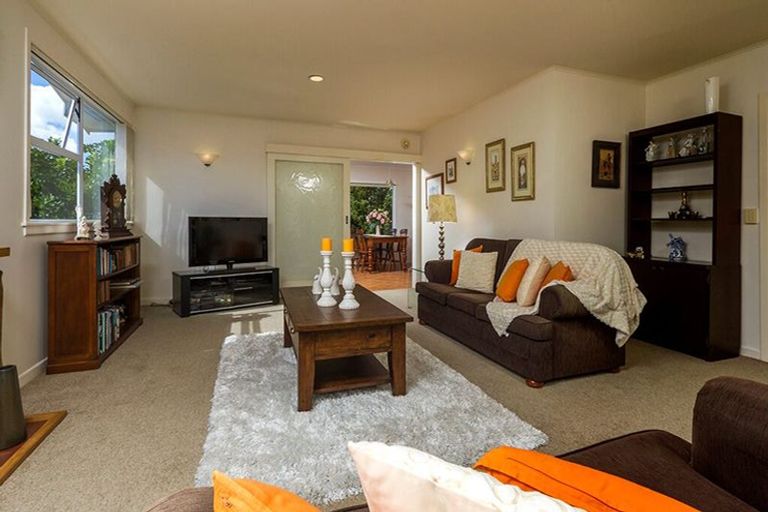 Photo of property in 4 Channel View Road, Campbells Bay, Auckland, 0630
