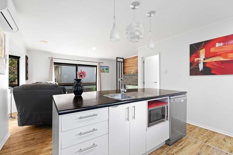 Photo of property in 5b Collingwood Road, Waiuku, 2123