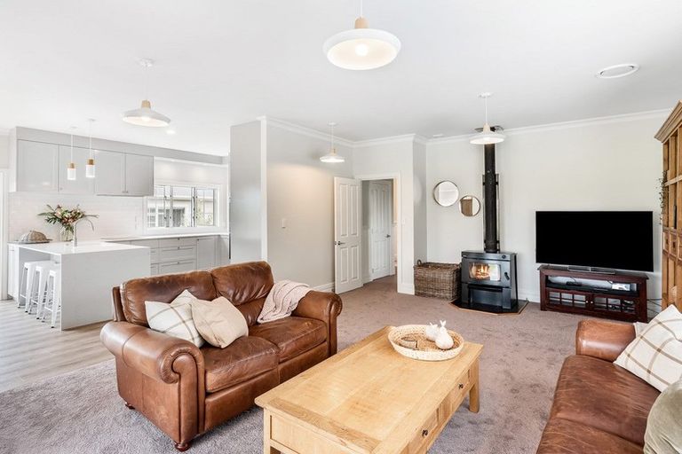 Photo of property in 191 Pukenamu Road, Te Horo, Otaki, 5581