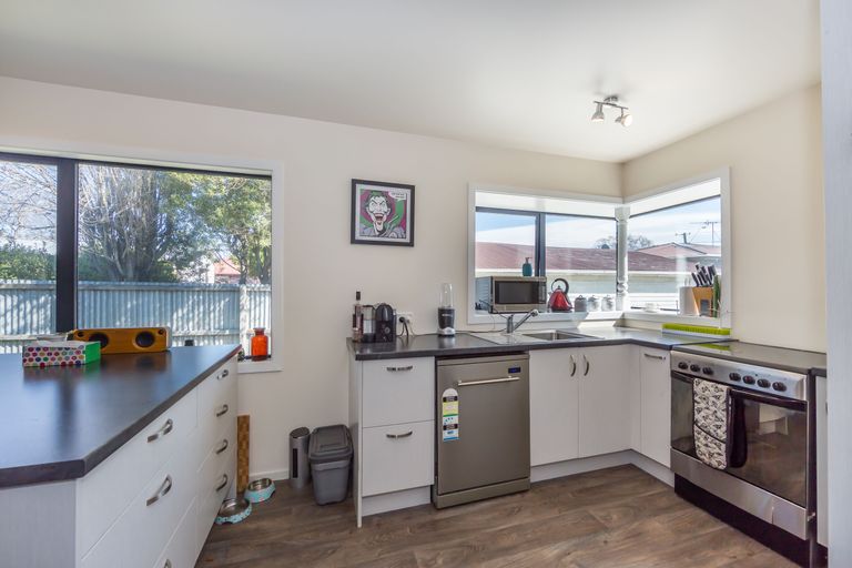 Photo of property in 242a Mairehau Road, Burwood, Christchurch, 8083