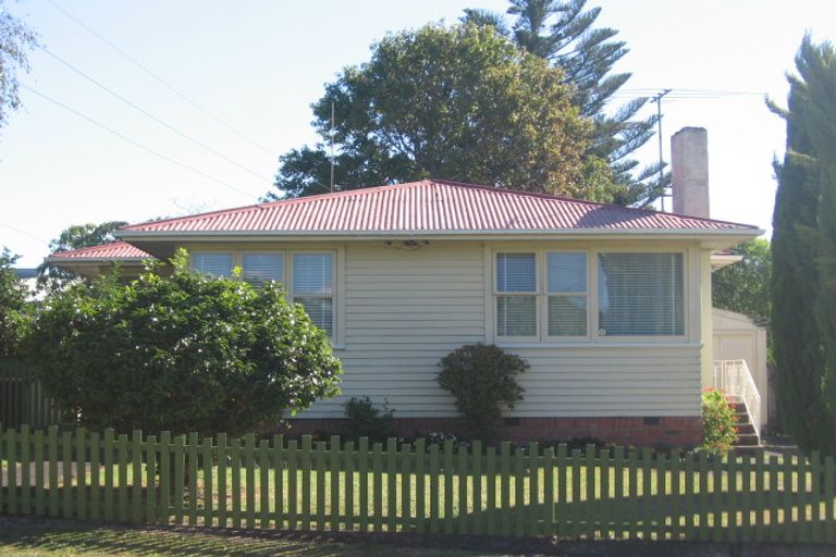 Photo of property in 2a Waters Place, New Lynn, Auckland, 0600