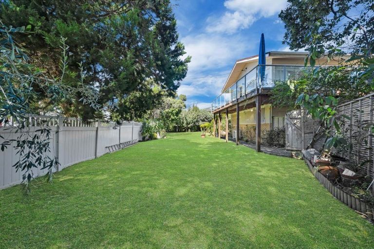 Photo of property in 2 Tudward Glade, Hillcrest, Auckland, 0627