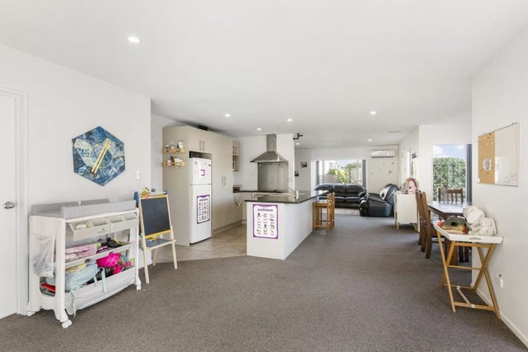 Photo of property in 1/26 Hollowout Street, Takanini, 2112