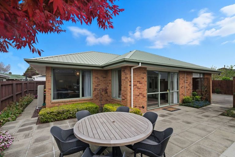 Photo of property in 39 Mappleton Avenue, Burnside, Christchurch, 8053