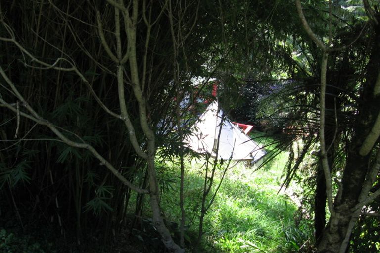 Photo of property in 277 Huia Road, Titirangi, Auckland, 0604