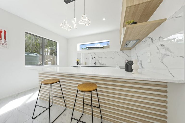 Photo of property in 298e Sunset Road, Windsor Park, Auckland, 0632