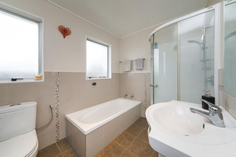 Photo of property in 8 Kaimanawa Street, Kelvin Grove, Palmerston North, 4414