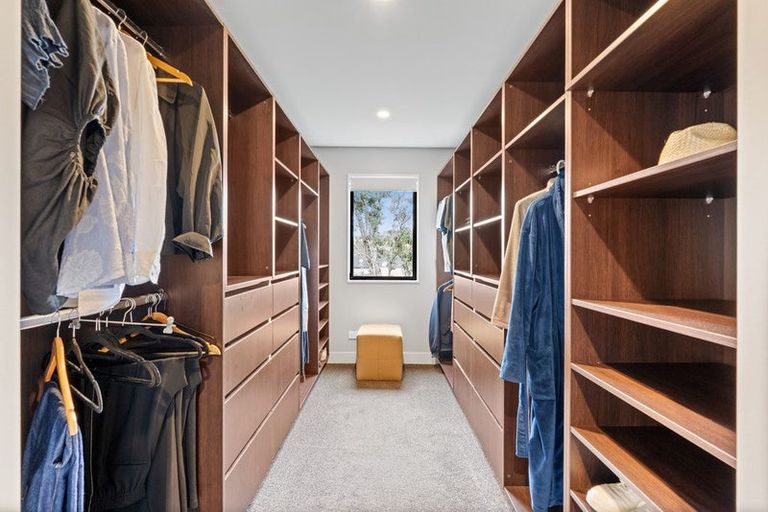 Photo of property in 52 Walton Street, Red Beach, 0932