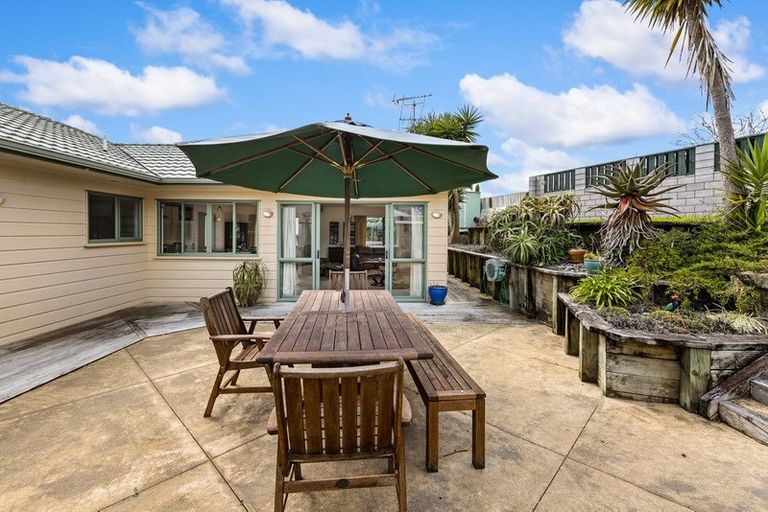 Photo of property in 26 Carillon Place, Massey, Auckland, 0614