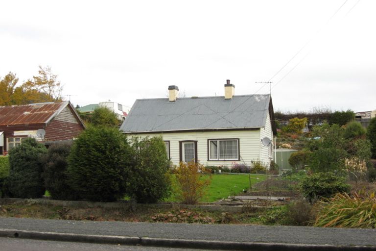 Photo of property in 10 Berry Street, Kaitangata, 9210