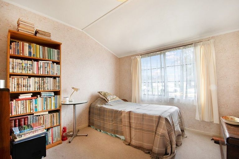 Photo of property in 1/215 Waitemata Drive, Ranui, Auckland, 0612