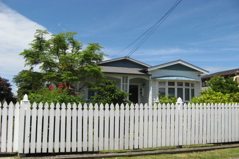 Photo of property in 10 Miller Road, Mangere Bridge, Auckland, 2022