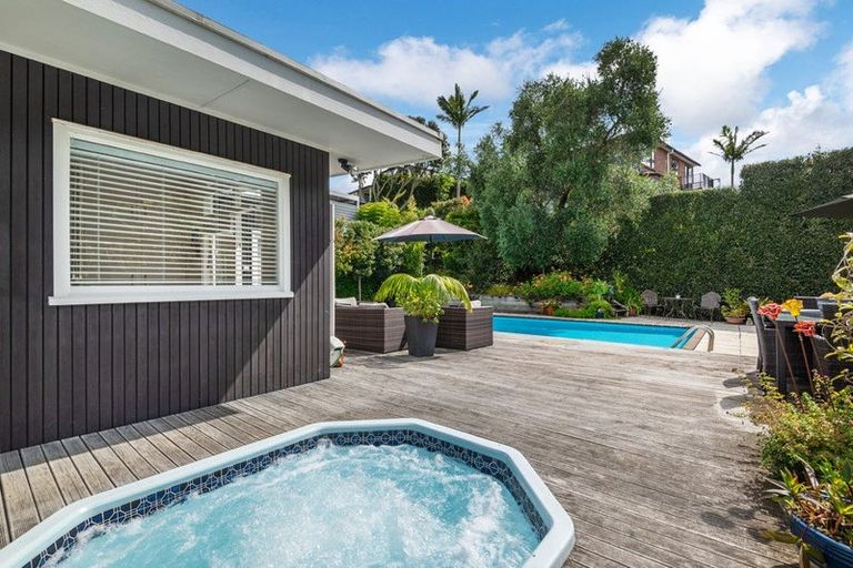 Photo of property in 53 Parr Terrace, Castor Bay, Auckland, 0620