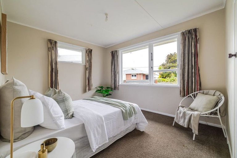 Photo of property in 10 Stoke Place, Awapuni, Palmerston North, 4412