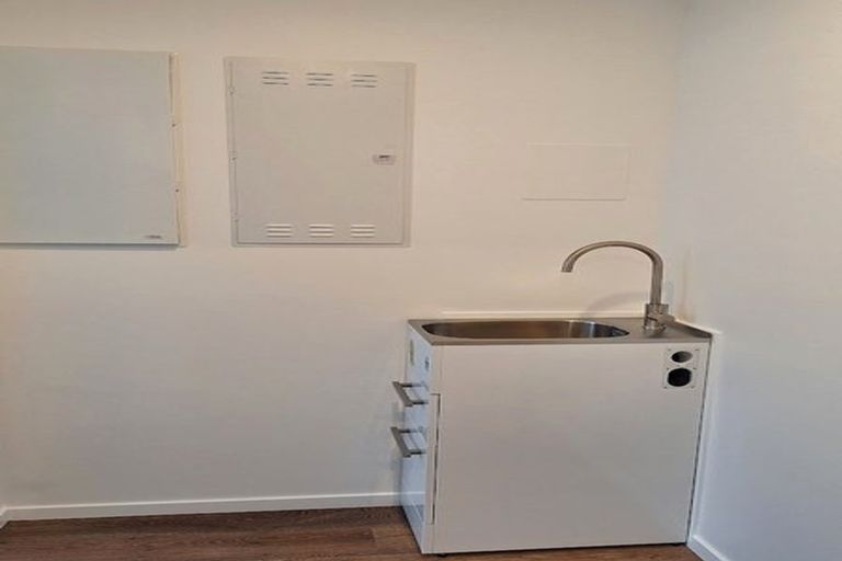 Photo of property in 15 Joseph Bolton Crescent, Wallaceville, Upper Hutt, 5018