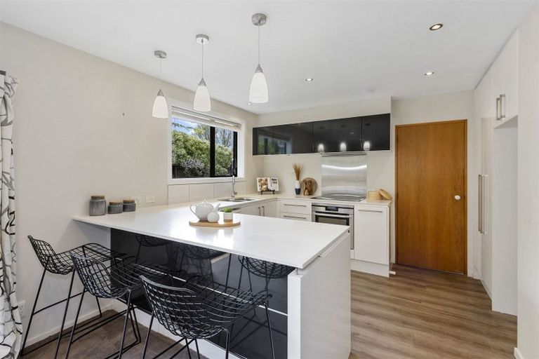 Photo of property in 25 Solomon Avenue, Redwood, Christchurch, 8051