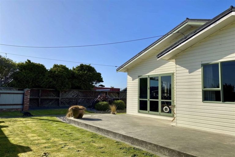 Photo of property in 17 Moa Street, Waikiwi, Invercargill, 9810
