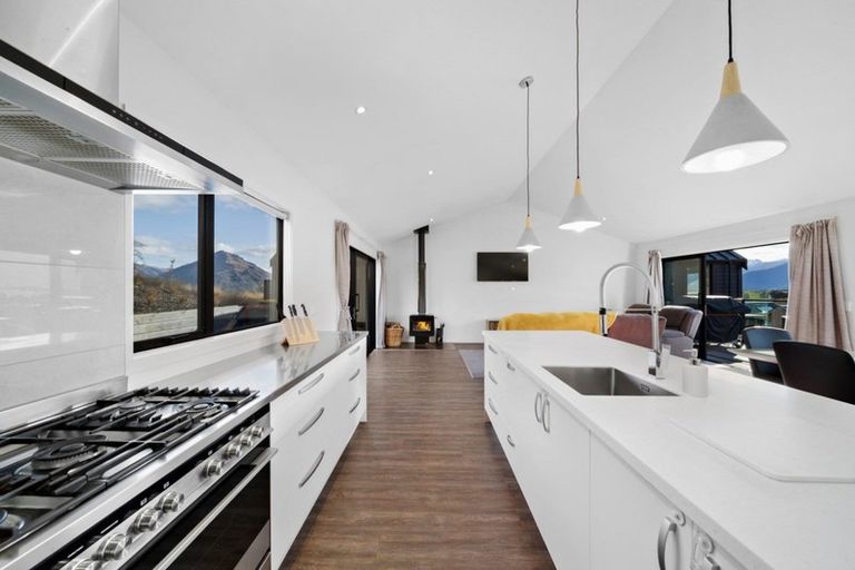 Photo of property in 10 Falconer Rise, Jacks Point, Queenstown, 9371
