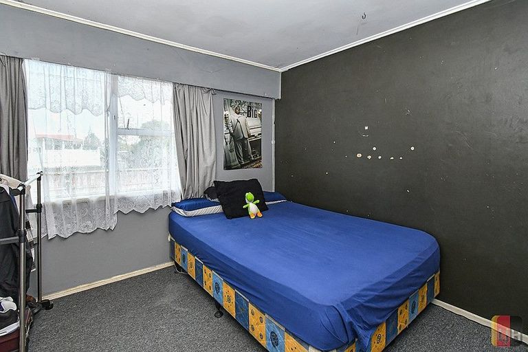 Photo of property in 37 Gainsborough Street, Manurewa, Auckland, 2102